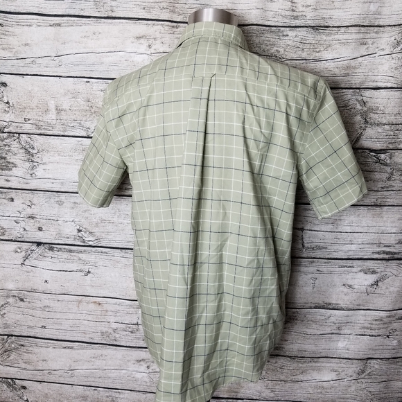 St John's Bay Iron free Button Down Shirt Size Large.Pit to pit approx:  23.5 - Picture 4 of 5